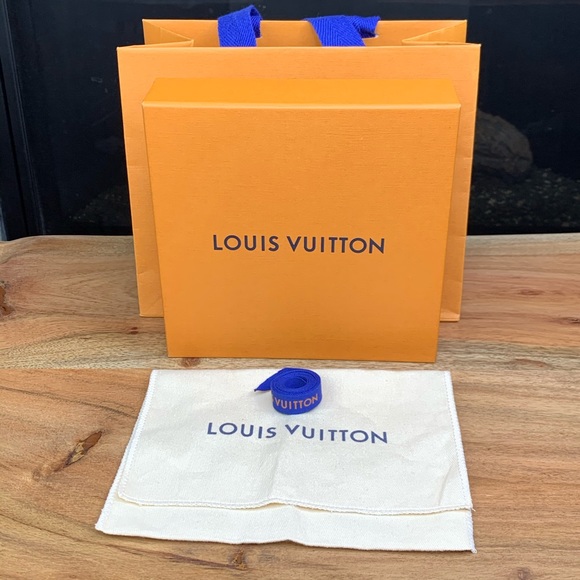 Louis Vuitton Box, Dust Bag and Shopping Bag - Picture 13 of 13